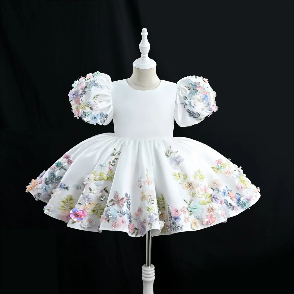 JMS005-Luxurious-white-girls-flower-girl-dress-features-3D-sleeves.-AVELAPRO-47884860096739-01 Luxurious white girls' flower girl dress features 3D floral embroidery and puff sleeves.