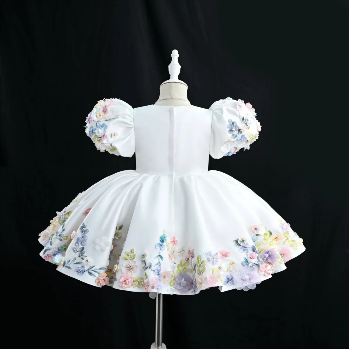 JMS005-Luxurious-white-girls-flower-girl-dress-features-3D-sleeves.-AVELAPRO-47884860096739-02 Luxurious white girls' flower girl dress features 3D floral embroidery and puff sleeves.