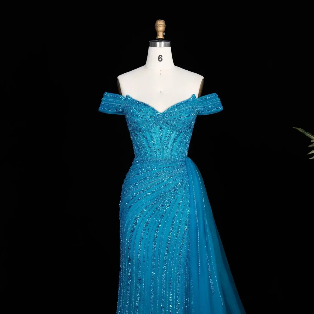 Luxury Off-the-Shoulder Evening Dress with Asymmetrical Tulle Skirt and Boned Bodice
