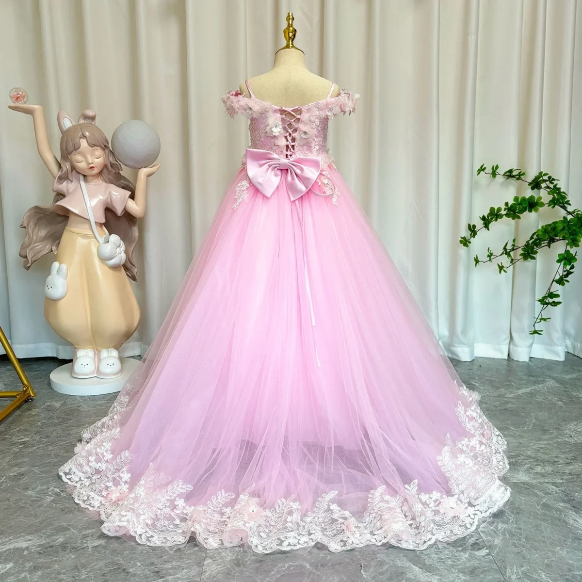 Luxury Pink Tulle Lace Girl Dress Sweep Train Ball Gown