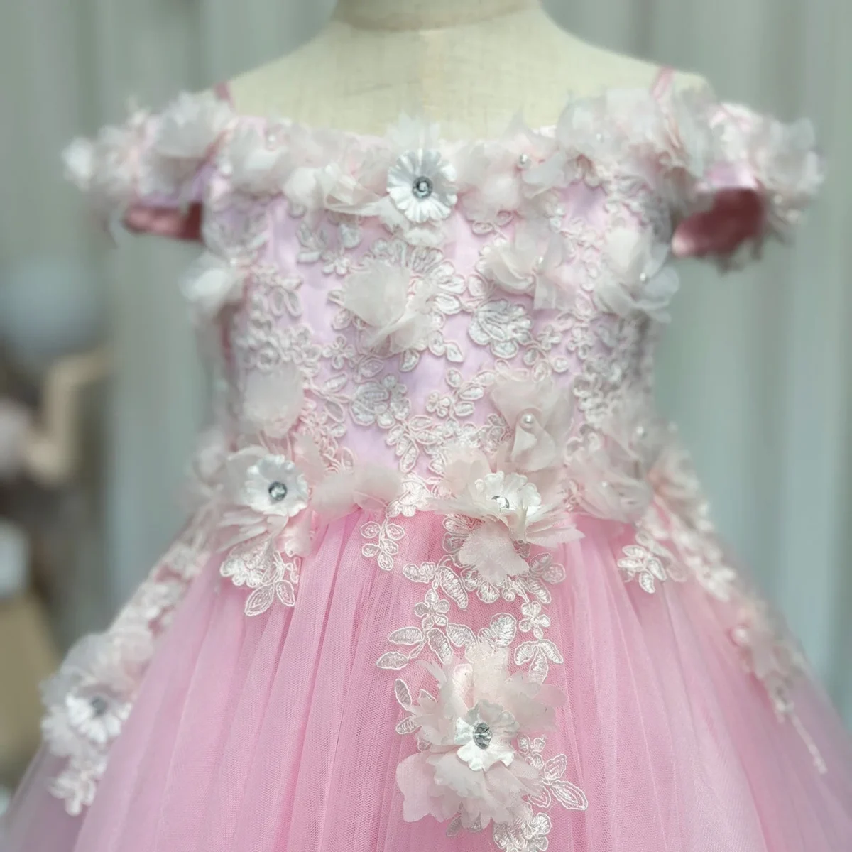 Luxury Pink Tulle Lace Girl Dress Sweep Train Ball Gown