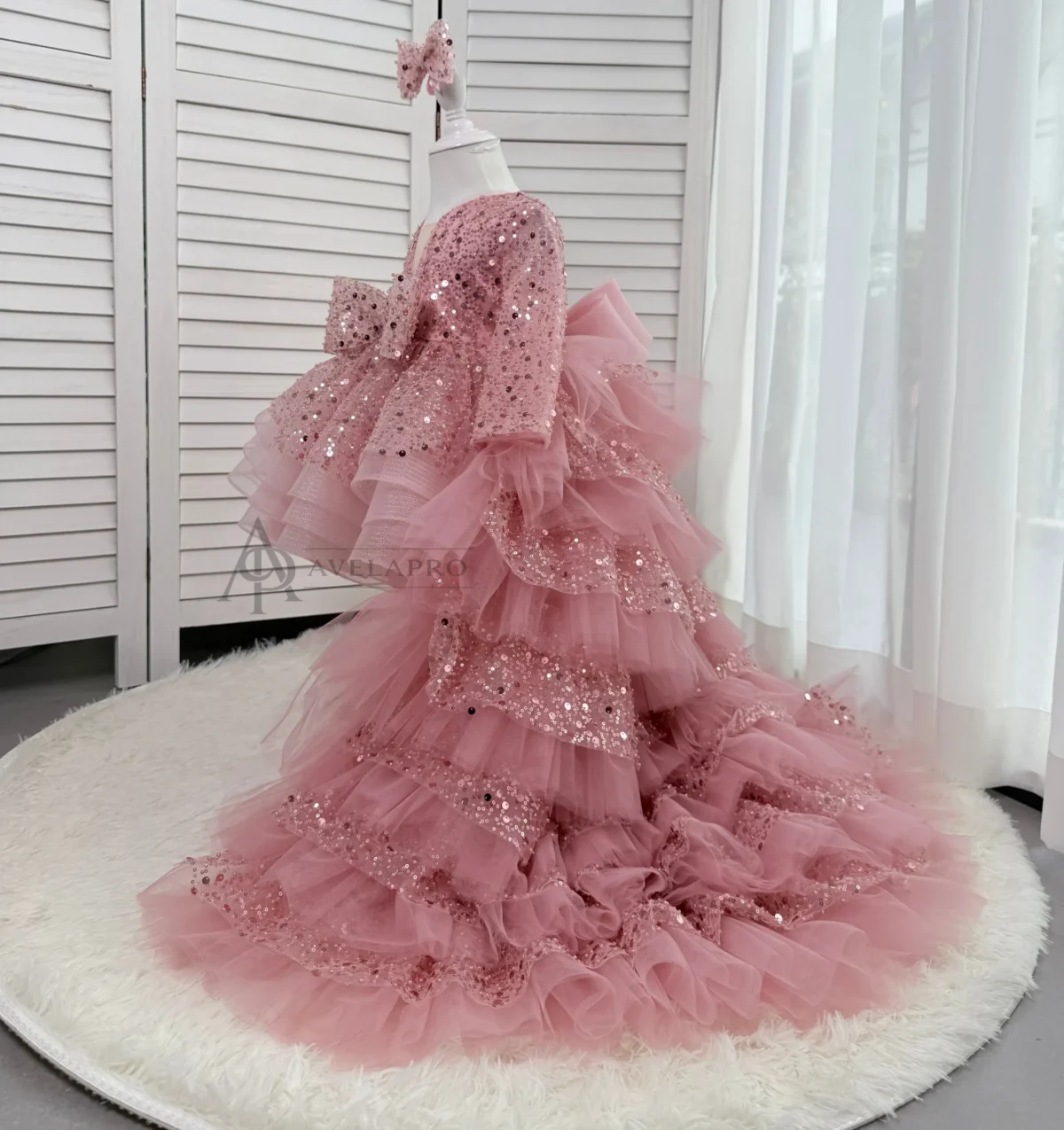 Wedding flower girl elegant evening dress sequined long sleeve party tail girl princess dress