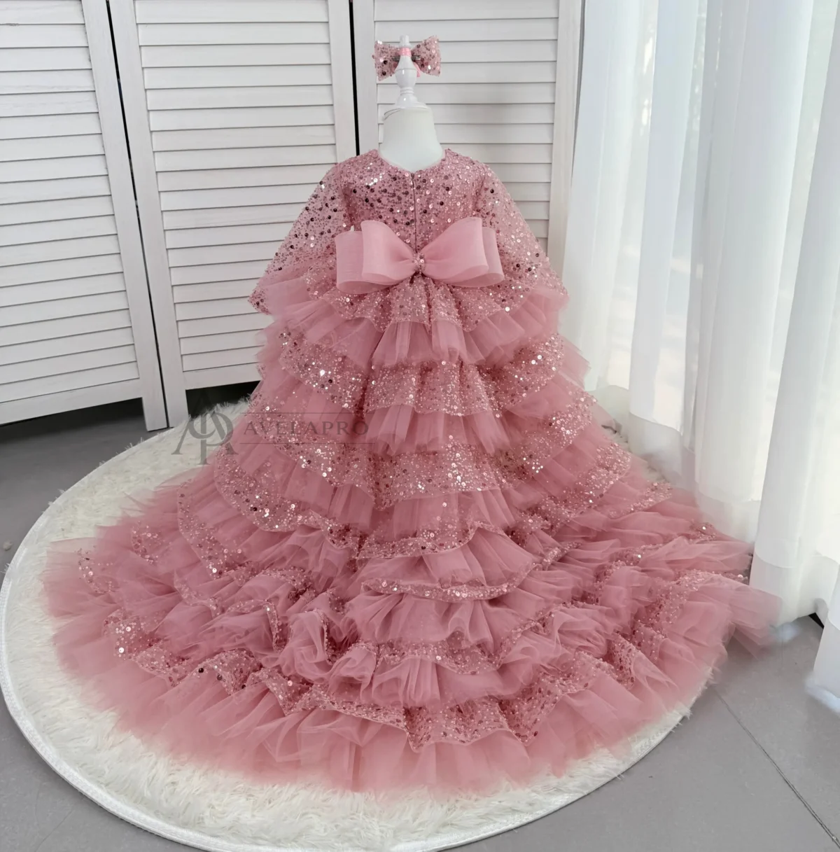 Wedding flower girl elegant evening dress sequined long sleeve party tail girl princess dress