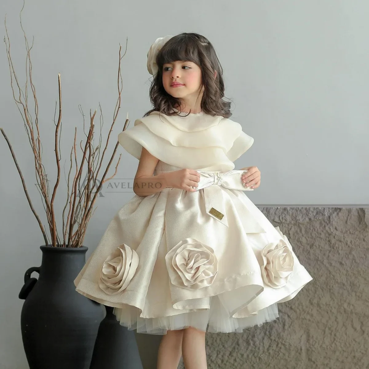 Elegant Beige Girl Dresses Handmade Flowers with Headgear