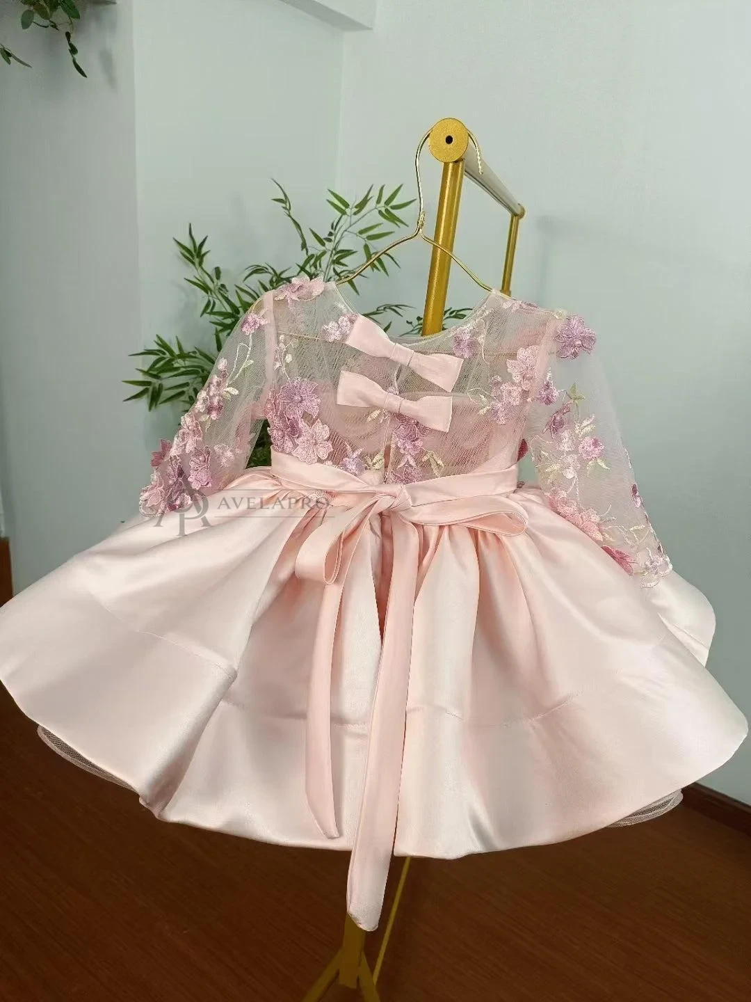Elegant Pink Girl Bridesmaides Dress Full Sleeve for Princess