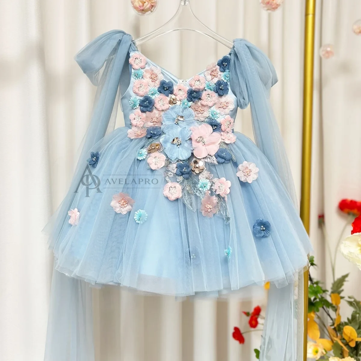 Elegant V-Neck Applique Tulle Flower Girl Dress Cap Sleeve
